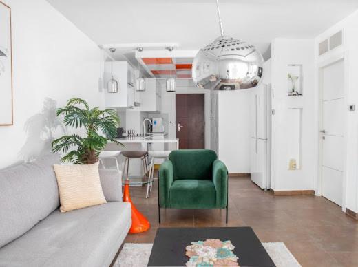 Apartment By Eezy - דירת 3 חדרי שינה וסלון 200 מטר מהים - Palmore 15 Eilat